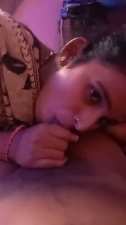 Hot Madeline in water leaks from anus — leaked anus video
